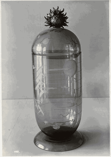 Image for V Triennale - Arti decorative e industriali - Sala dell'E.N.A.P.I. - Oggetti di vetro e conterie - Vaso in vetro soffiato e inciso