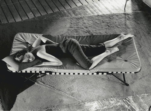 Image for IX Triennale - Abitazione - Alloggio n. 7: elementi di appartamento - Marco Zanuso - Camera per due ragazzi - Letto pieghevole con materassini in gommapiuma