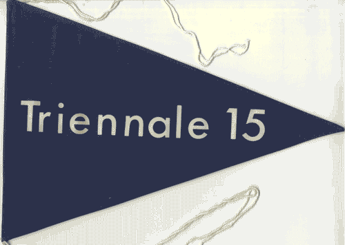 Image for Bandiera triangolare blu con la scritta "Triennale 15"