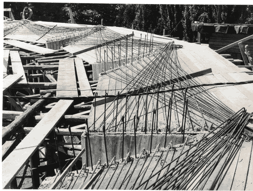 Image for X Triennale - Parco Sempione - Padiglione per soggiorno - Lavori di costruzione - Ico Parisi - Silvio Longhi - Luigi Antonietti