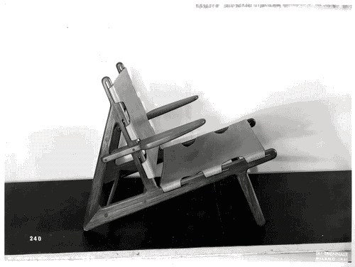 Image for IX Triennale - Sezioni estere - Danimarca - Poltrona in legno e cuoio di Borge Mogensen