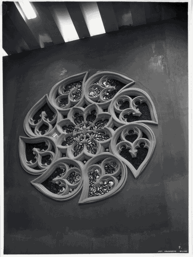 Image for IX Triennale - Mostra dei concorsi del Duomo e Mostra d'arte sacra - Salone d'onore - Rosone dello scultore Angelo Tevarotto