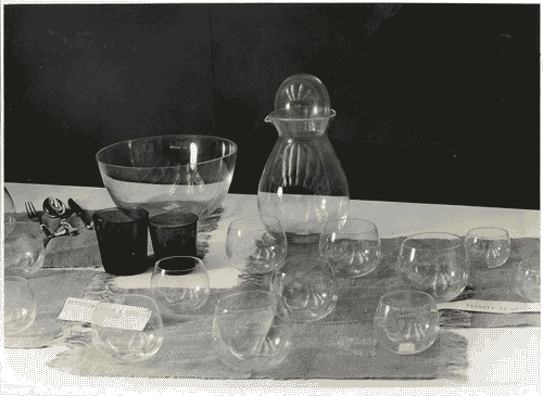 Image for VIII Triennale - Oggetti per la casa - Brocche e oggetti in metallo - Tessuto di Gegia Bronzini