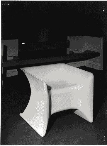 Image for XIII Triennale - Mostre temporanee - Il tempo libero in città - Attrezzature per parco e giardino - Sedile in plastica per esterno