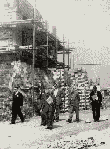 Image for VIII Triennale - Quartiere sperimentale della Triennale di Milano QT8 - Sopralluogo al cantiere - Piero Bottoni