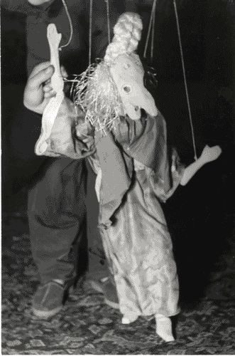 Image for IX Triennale - Scenografia cinematografica e teatrale - Parte II. Scenografia teatrale - Marionette