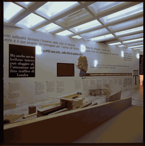 Image for XVII Triennale - Le città del mondo e il futuro delle metropoli - Lavori di allestimento - Parete conclusiva del percorso espositivo