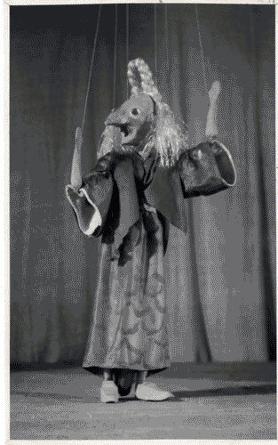 Image for IX Triennale - Scenografia cinematografica e teatrale - Parte II. Scenografia teatrale - Marionette