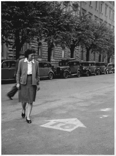 Image for VIII Triennale - Pubblicità - Viale Alemagna - "Freccia" pubblicitaria