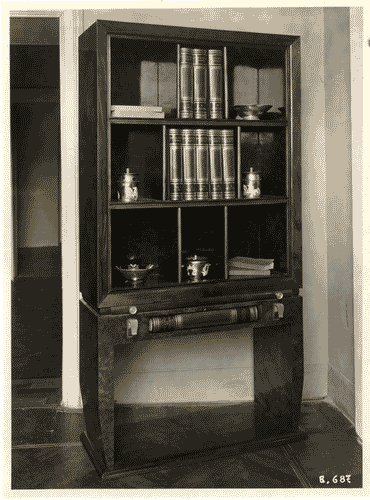 Image for IV Triennale - I Galleria dell'arredamento - Sala con opere varie - Libreria per l'Enciclopedia Treccani di Gian Carlo Palanti e Franco Albini