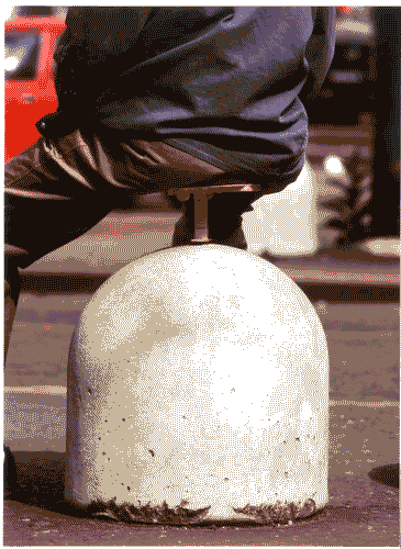 Image for XVII Triennale - Le città del mondo e il futuro delle metropoli - Oltre la città la metropoli - Design (i comportamenti negli spazi pubblici, semipubblici e privati) - Sedia portatile "Sit in" di Umberto Cavenago