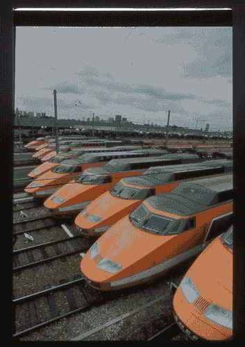 Image for XVII Triennale - Le città del mondo e il futuro delle metropoli - Partecipazioni internazionali - Sezione CEE Commissione delle Comunità Europee - TGV in stazione