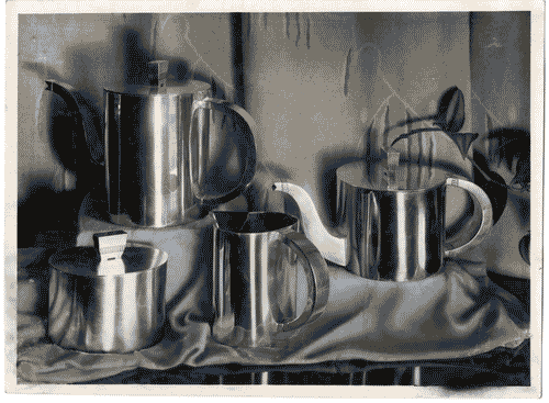 Image for IV Triennale - Galleria dei metalli - Servizio da te e caffè in argento di Gio Ponti