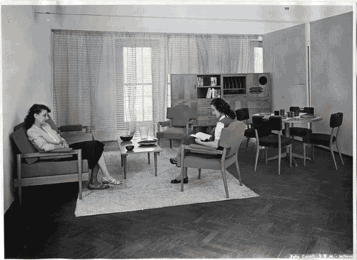 Image for VIII Triennale - Arredamento - Seconda parte. Mobili singoli composti in gruppi - Soggiorno e sala da pranzo - Carlo Pagani - Mario Del Fabbro