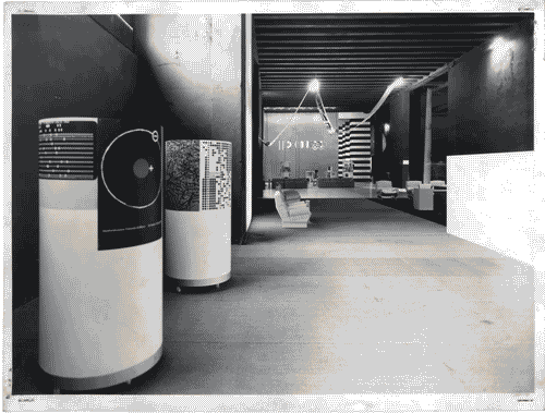 Image for XIV Triennale - Palazzo dell'Arte - Atrio - Concorso internazionale per manifesti sul Grande Numero - Sullo sfondo la libreria e la sezione del Messico