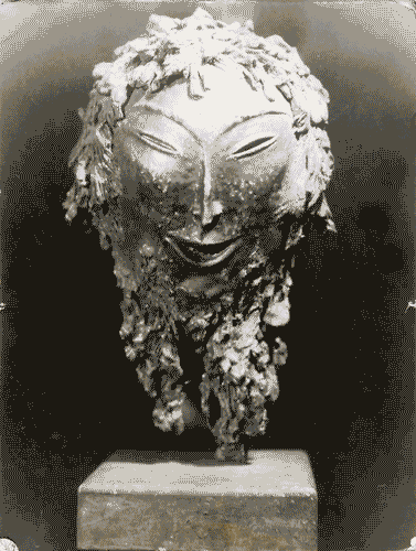 Image for V Triennale - Arti decorative e industriali - Ceramiche - Testa di Pietro Melandri