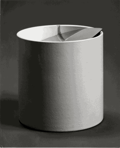 Image for XIV Triennale - Sezioni nazionali - Francia - L'oggetto utilitario - Portacenere mangiafumo in plastica - Alexandre Lebel.