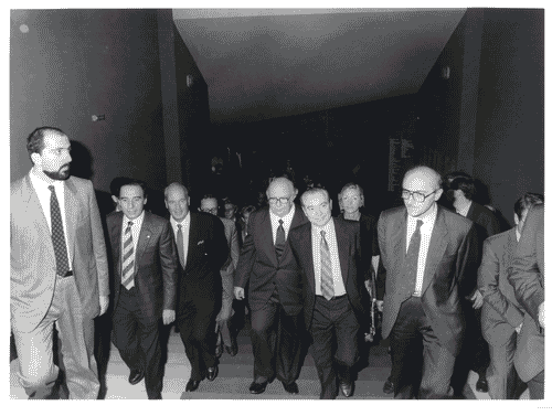 Image for XVII Triennale - Le città del mondo e il futuro delle metropoli - Inaugurazione - Giovanni Spadolini - Eugenio Peggio - Paolo Pillitteri - Bianca Valota Cavallotti - Luigi Corbani