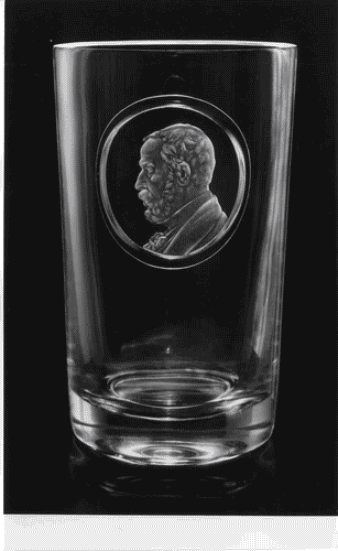 Image for XI Triennale - Sezione della Cecoslovacchia - Vaso di cristallo al piombo con ritratto inciso