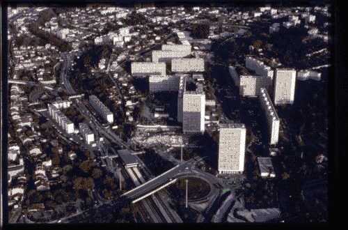 Image for XIX Triennale - Le partecipazioni internazionali - Città e società - OCSE- Marsiglia, quartiere Frais Vallon, dopo la demolizione di un edificio sostituito dalla stazione della metropolitana