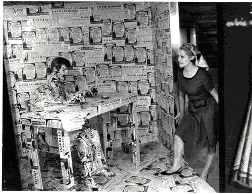 Image for XIII Triennale - Sezione introduttiva a carattere internazionale - Complesso di otto condotti a sezione quadrata - Terzo condotto: illusioni - Primo spazio: il contabile