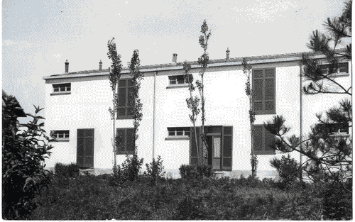 Image for IX Triennale - Quartiere sperimentale della Triennale di Milano (QT8) - Casette per i reduci - Casa a schiera a 6 letti - Paolo Chessa - Vico Magistretti - Mario Tedeschi