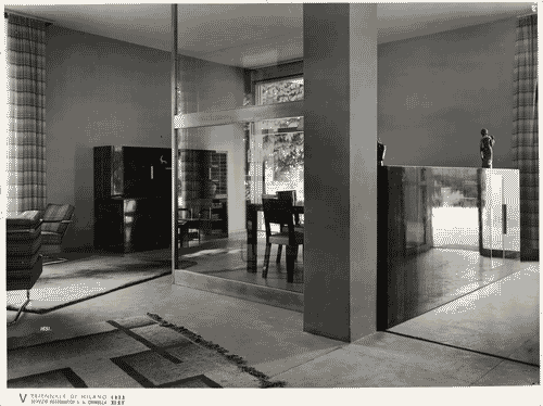 Image for V Triennale - Mostra dell'abitazione - Casa per le vacanze di un artista sul lago di Giuseppe Terragni e altri - Zona giorno