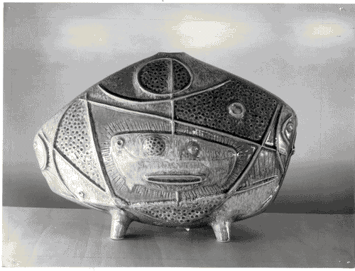 Image for XI Triennale - Mostra delle Produzioni d'arte - Sezione della Ceramica - Vaso a forma di pesce