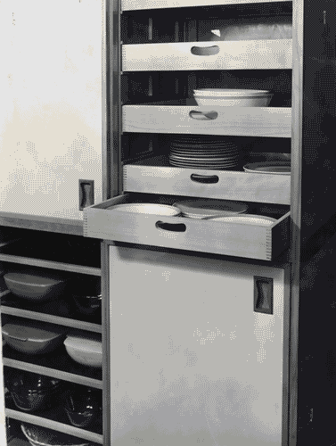 Image for IX Triennale - Abitazione - Alloggio n. 2: appartamento per 3 persone - Luisa Castiglioni - Margherita Bravi - Armadio da cucina - Castiglioni e Bravi