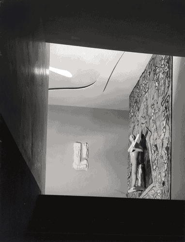 Image for IX Triennale - Palazzo dell'Arte - Atrio - Luciano Baldessari e Marcello Grisotti - Scultura in ceramica di Carmelo Cappello "Orfeo"