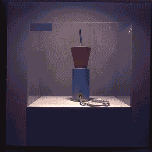 Image for XVI Triennale - Primo ciclo - La sistemazione del design - L'interno dopo la forma dell'utile. La casa decorata - Spazio di Michele De Lucchi - Prototipo di frullatore