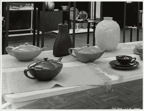 Image for VIII Triennale - Oggetti per la casa - Oggetti in ceramica - Tovagliette in tessuto di Bella Hutter