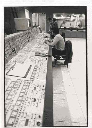 Image for Il luogo del lavoro - Il presente possibile e da pretendere - Il fascino delle possibili occupazioni - Sala di controllo del cementificio Unicem diGuidonia