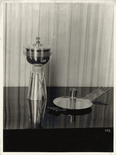 Image for V Triennale - Mostre nel parco - Padiglione della mostra d'arte sacra - Pisside e palmatoria di bronzo di Ottavio Cabiati