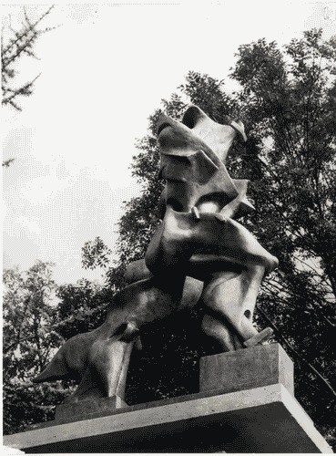 Image for XI Triennale - Parco Sempione - Mostra internazionale di scultura nel parco Sempione - Scultura "Forme uniche della continuità nello spazio" - Umberto Boccioni