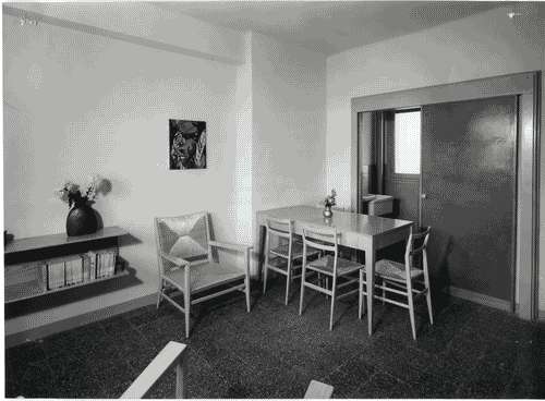 Image for IX Triennale - Quartiere sperimentale della Triennale di Milano (QT8) - Mostre speciali al QT8 in occasione della Nona Triennale - Casa INA-Casa a 11 piani - Alloggio n. 8 - Zona pranzo