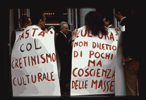 Image for XIV Triennale - Occupazione della Triennale - Manifestazione davanti al Palazzo dell'Arte