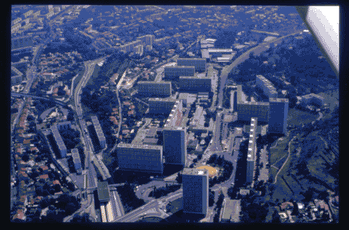 Image for XIX Triennale - Le partecipazioni internazionali - Città e società - OCSE- Marsiglia, quartiere Frais Vallon, prima della demolizione di un edificio sostituito dalla stazione della metropolitana