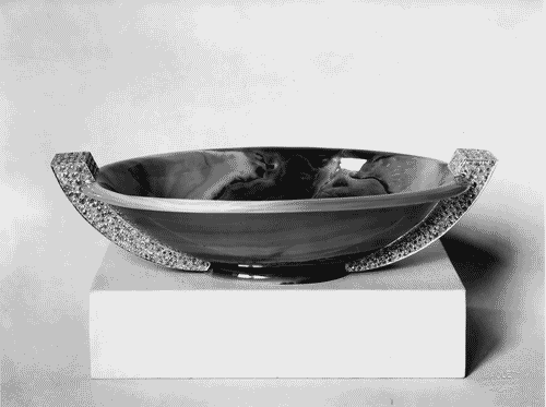 Image for V Triennale - Arti decorative e industriali - Saletta degli orafi - Coppa in agata grigia con motivi in zaffiri orientali di Alfredo Ravasco