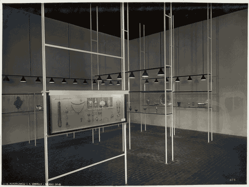 Image for VI Triennale - Mostra dell'antica oreficeria italiana - Vetrina XIX. Gioielli del rinascimento