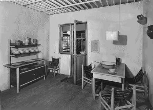 Image for X Triennale - Mostra della casa - Alloggio UNRRA-CASAS - Tinello - soggiorno - cucina - Luigi Piccinato - Francesco Gnecchi Ruscone - Giovanna Pericoli