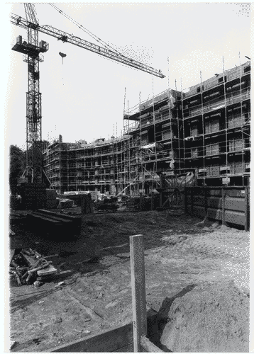 Image for La ricostruzione della città. Berlino, IBA 1987 - Edificio d'abitazione inRauchstrasse, lavori di costruzione