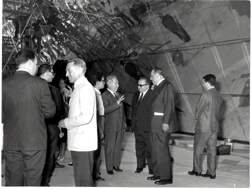 Image for XIII Triennale - Sezione introduttiva a carattere internazionale - Caleidoscopio - Sopralluogo ai lavori - Gentili, Dino - Castiglioni, Achille