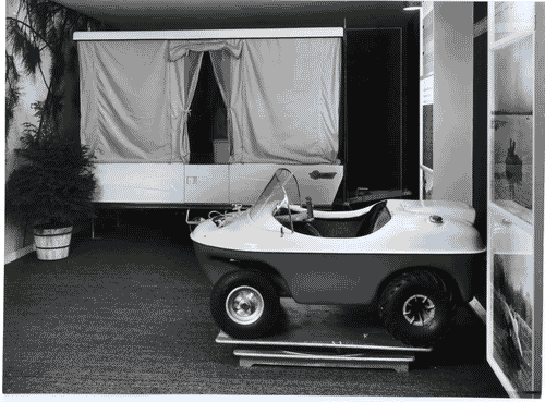 Image for XIII Triennale - Sezione del Canada - Mezzo anfibio "Penguin" - John S. Smeaton