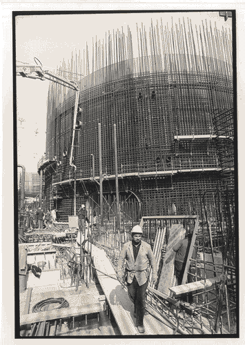 Image for Il luogo del lavoro - Il presente possibile e da pretendere - Il fascino delle possibili occupazioni - Cantiere edile per la costruzione della Centrale nucleare Enel di Montalto di Castro