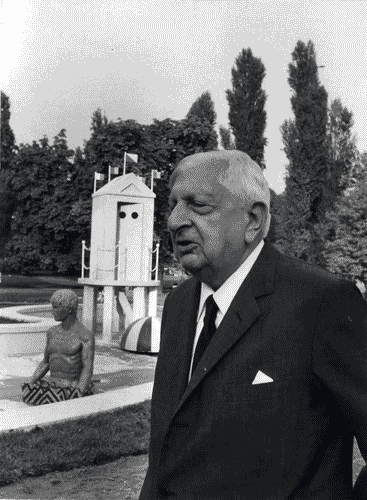 Image for XV Triennale - Parco Sempione - Contatto arte-città - "Bagni misteriosi" - Giorgio De Chirico