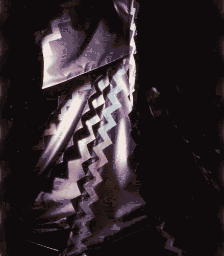 Image for La neomerce - Scal-dina, abito da cerimonia con pannelli a cristalli liquidi