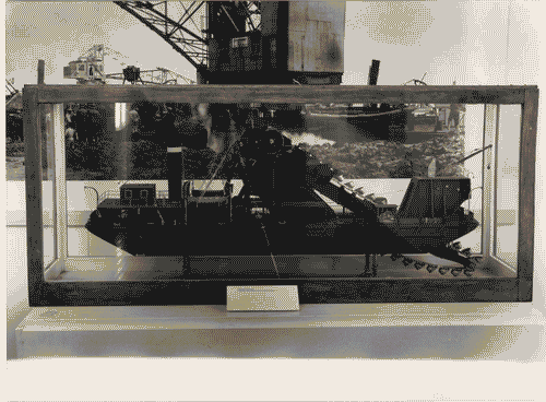 Image for Il luogo del lavoro - Il territorio completamente artificiale - Il caso dei Paesi Bassi: grandi opere, tecnologia e organizzazione del lavoro - Modello di draga