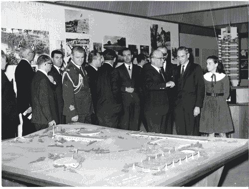 Image for XII Triennale - Visita del Presidente della Repubblica Giovanni Gronchi - Tommaso Ferraris