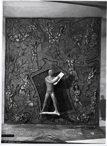 Image for IX Triennale - Palazzo dell'Arte - Atrio - Bassorilievo in terracotta "Il mito di Orfeo" di Agenore Fabbri - Scultura in ceramica "Orfeo" di Carmelo Cappello